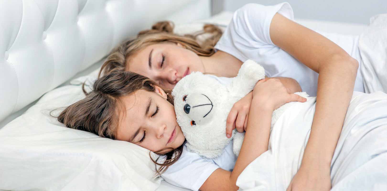 Ab wann müssen Kinder alleine schlafen?