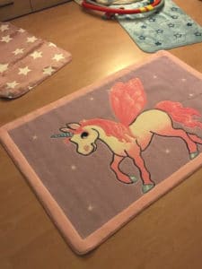 Bild Kinderteppiche mit Einhorn und Sternemuster